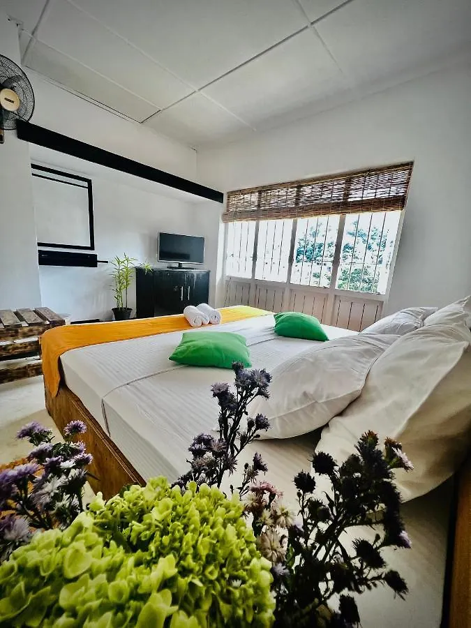 Louis Lake Villa Kandy